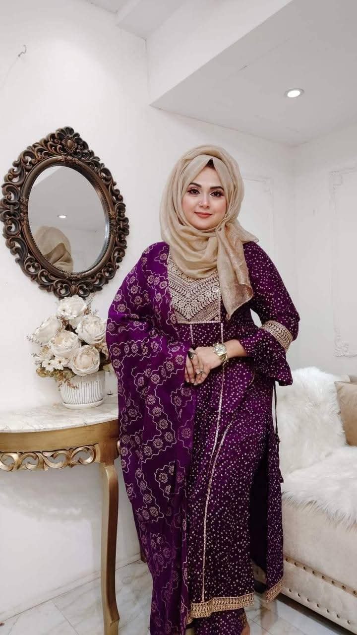 𝗡𝗮𝗶𝗿𝗮 𝗖𝘂𝘁 𝗧𝗵𝗿𝗲𝗲 𝗣𝗶𝗲𝗰𝗲 🌸