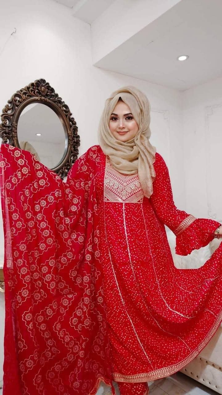 𝗡𝗮𝗶𝗿𝗮 𝗖𝘂𝘁 𝗧𝗵𝗿𝗲𝗲 𝗣𝗶𝗲𝗰𝗲 🌸