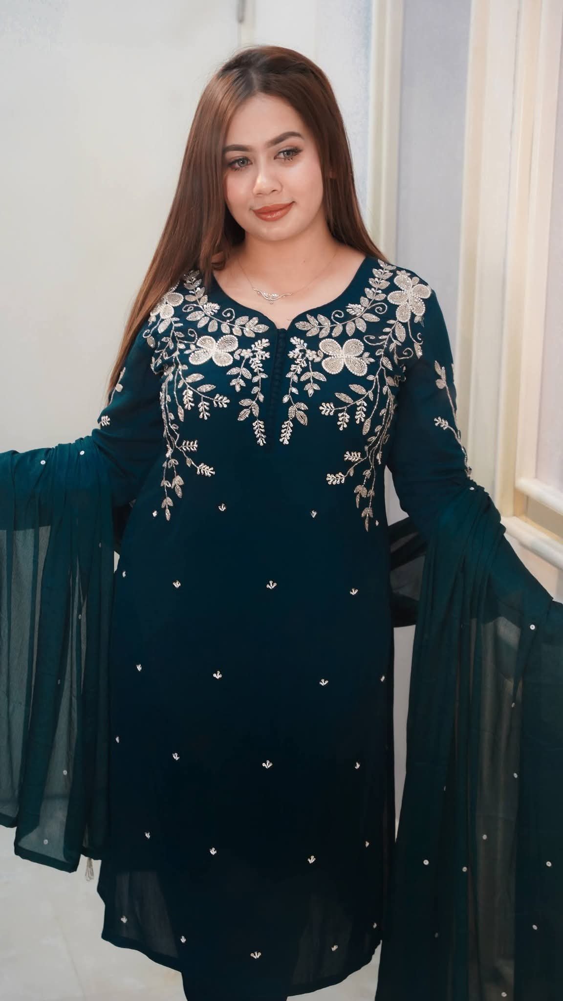 প্রিমিয়াম রেয়ন কটন এমব্রয়ডারি থ্রি-পিস সেট 🌸