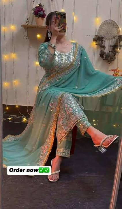 প্রিমিয়াম জর্জেট সিকোয়েন্স এমব্রয়ডারি সালোয়ার কামিজ